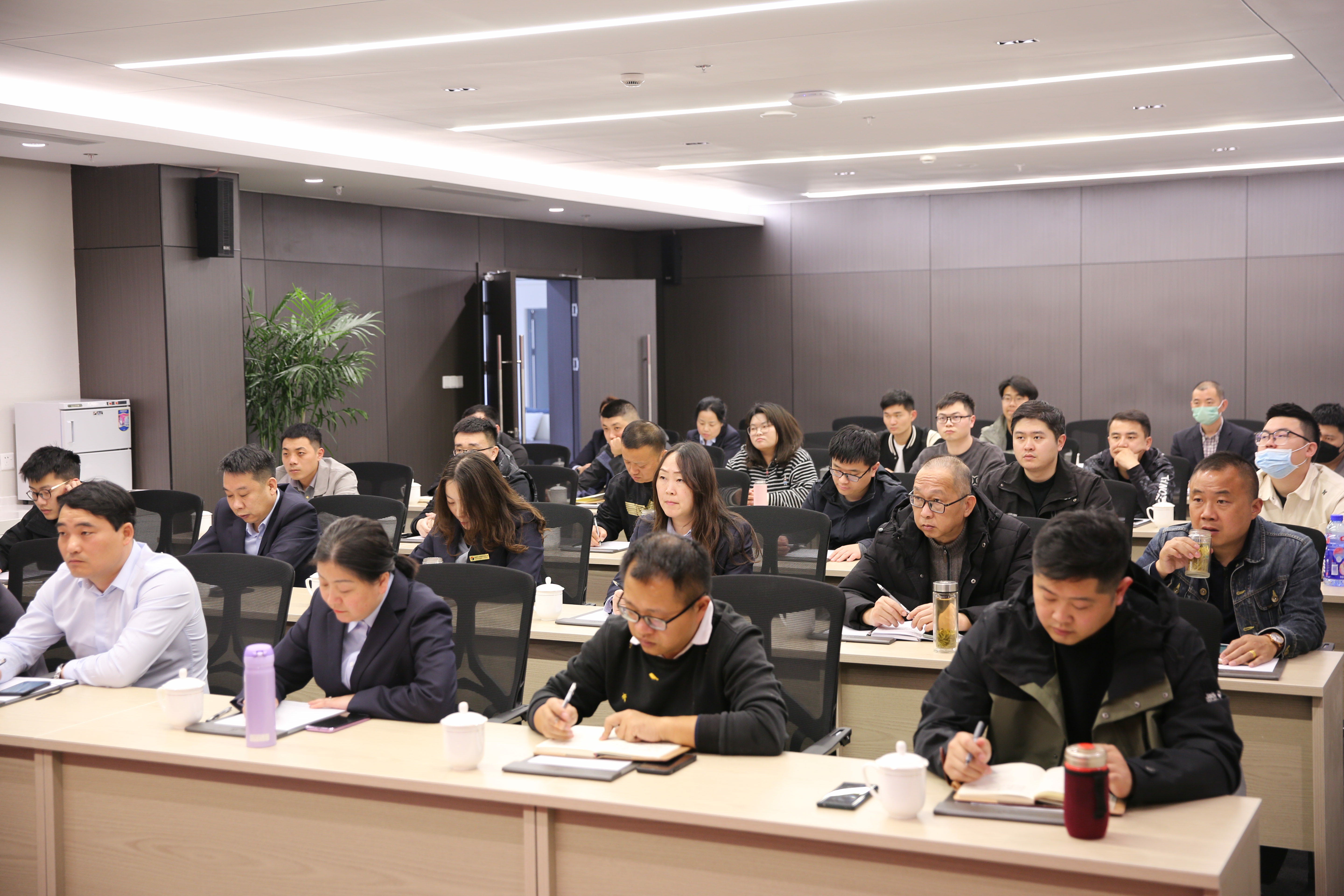 學員學習.jpg